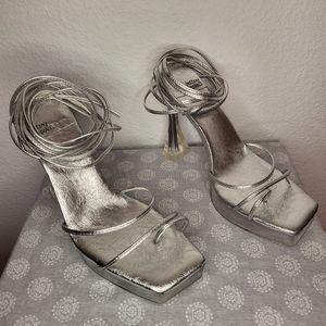 Jeffrey Campbell Primadonna Silver Platform with Clear Heel size 10